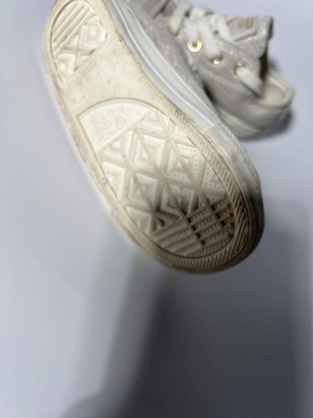 Converse Chuck Taylor All Star Gold Shimmer Suede Toddler Girls Size 8 - Picture 9 of 10